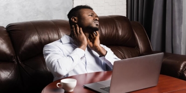 Boyun Fıtığı Nedir? Belirtileri, Tedavisi ve Doğru Bilgilendirmenin Önemi